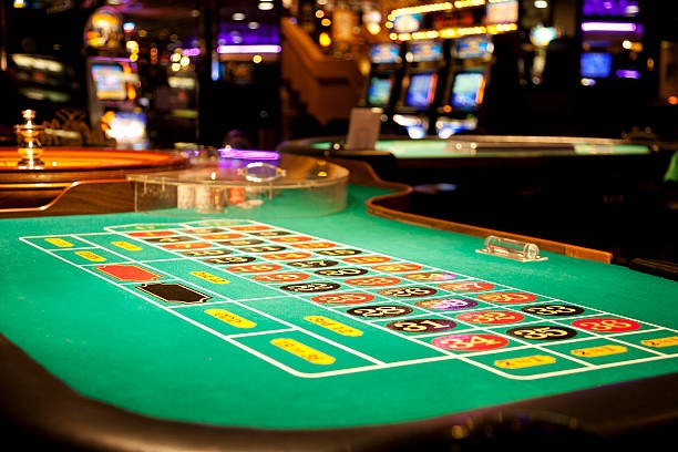 Pretty Gaming live-dealer table streamed on 777slot mobile interface